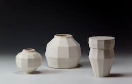 2018 丸沼芸術の森 アーティスト・イン・レジデンス　No.1
金榮坤（Kim Younggon）展　
幸せの壷－私の好きなカタチと文様　
Happy Box - My Favorite Form and Pattern